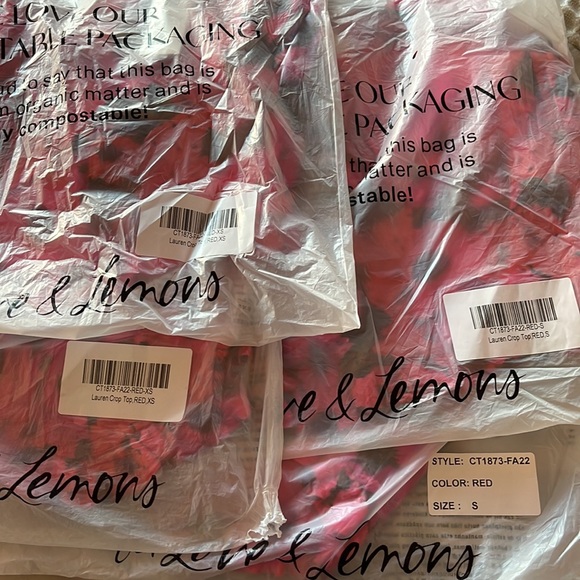 FOR LOVE & LEMONS Lauren Floral Crop Top 🌹 - Picture 3 of 3